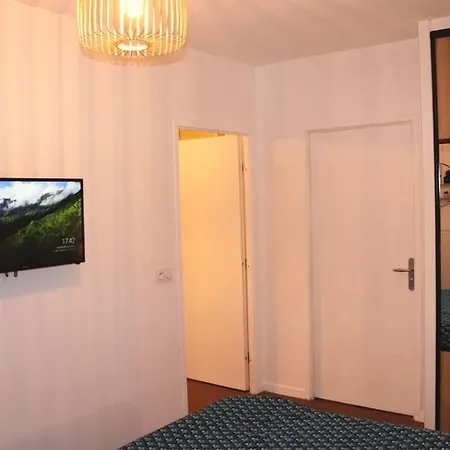 Les Cedres -tram A 50 Metres, Bordeaux A 5 Minutes, Parking * Cenon